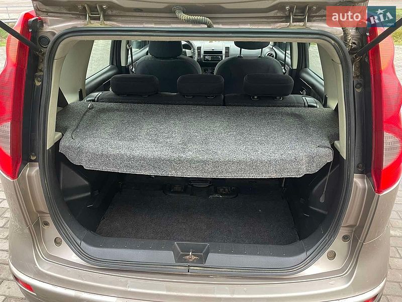 Хетчбек Nissan Note 2008 в Чернівцях