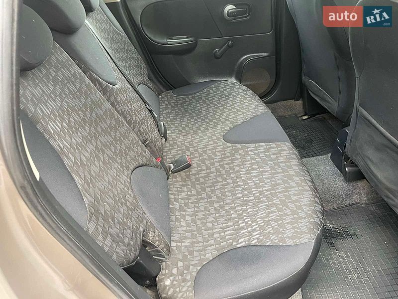 Хетчбек Nissan Note 2008 в Чернівцях