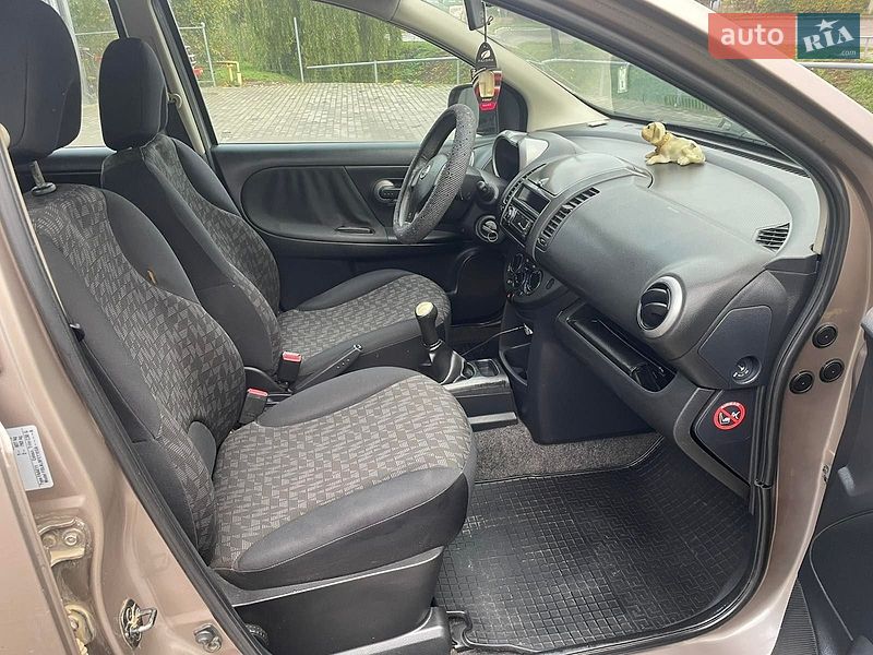 Хетчбек Nissan Note 2008 в Чернівцях