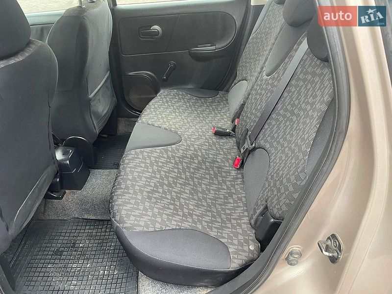 Хетчбек Nissan Note 2008 в Чернівцях