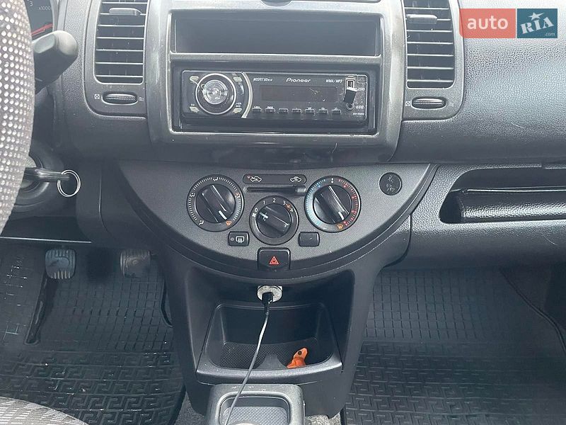 Хетчбек Nissan Note 2008 в Чернівцях