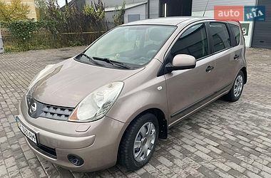 Хетчбек Nissan Note 2008 в Чернівцях