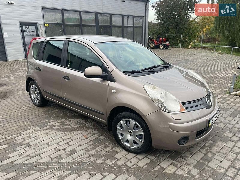 Хетчбек Nissan Note 2008 в Чернівцях