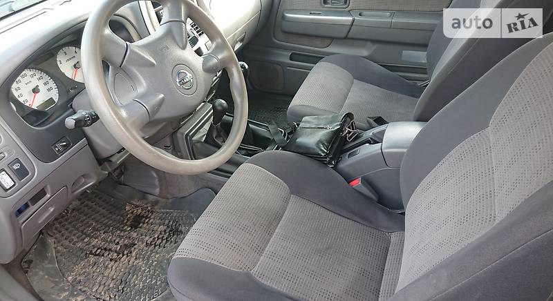 Позашляховик / Кросовер Nissan NP300 2010 в Харкові