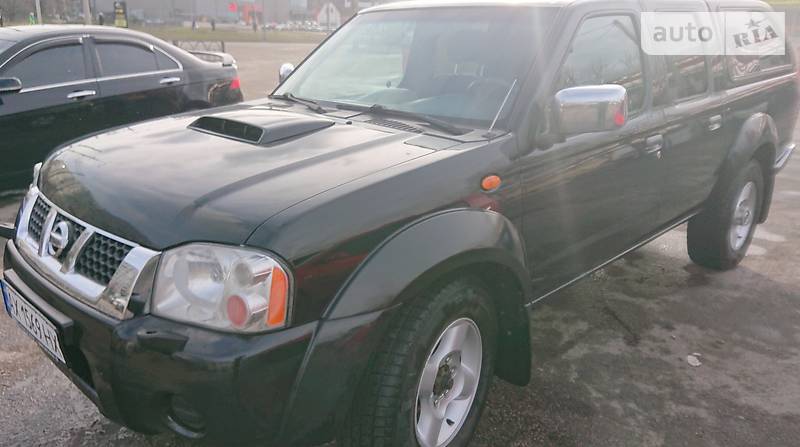 Позашляховик / Кросовер Nissan NP300 2010 в Харкові