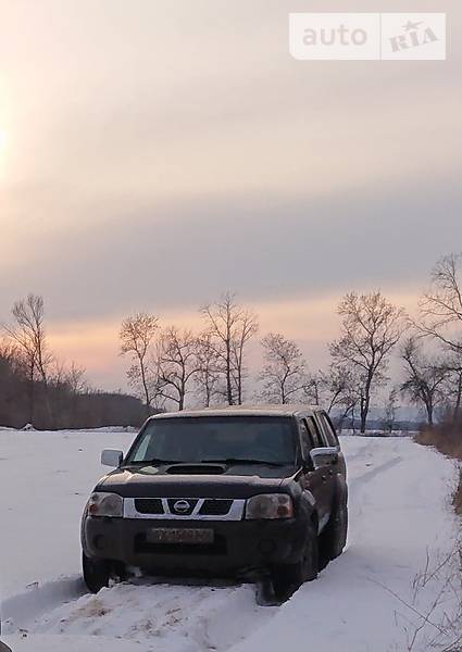 Позашляховик / Кросовер Nissan NP300 2010 в Харкові