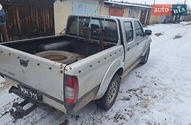 Пікап Nissan NP300 2011 в Межовій