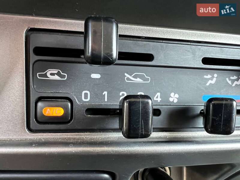 Пікап Nissan NP300 2011 в Києві