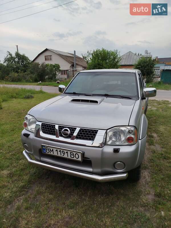Nissan NP300 2011