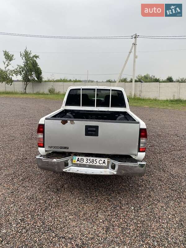 Пикап Nissan NP300 2014 в Виннице