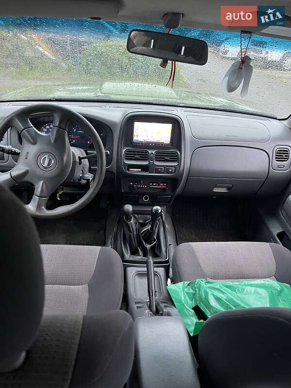 Пикап Nissan NP300 2010 в Киеве