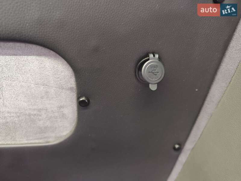 Грузовой фургон Nissan NV1500 2017 в Киеве