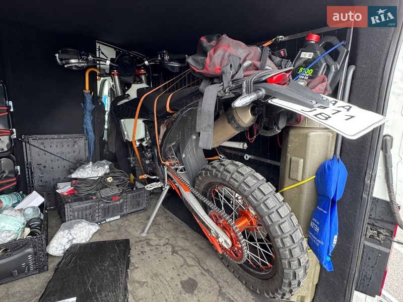 Грузопассажирский фургон Nissan NV1500 2017 в Киеве фото 16 Грузопассажирский фургон Nissan NV1500 2017 в Киеве