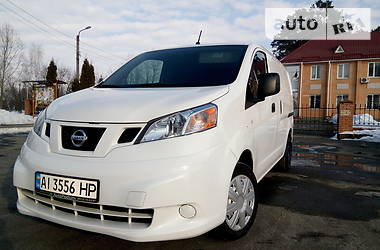 Грузопассажирский фургон Nissan NV200 2014 в Киеве