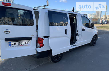 Вантажопасажирський фургон Nissan NV200 2015 в 