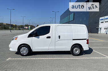 Грузовой фургон Nissan NV200 2014 в Львове