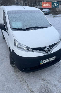 Вантажний фургон Nissan NV200 2011 в Коростені