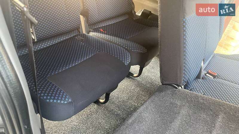 Мінівен Nissan NV200 2011 в Мукачевому