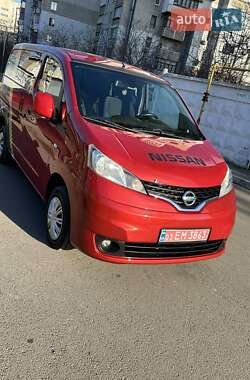 Минивэн Nissan NV200 2012 в 