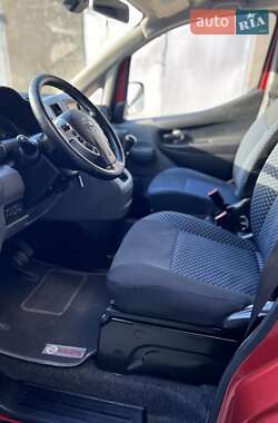 Минивэн Nissan NV200 2012 в 