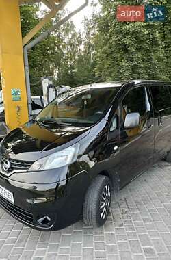 Мінівен Nissan NV200 2012 в 