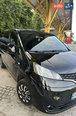 Мінівен Nissan NV200 2012 в 