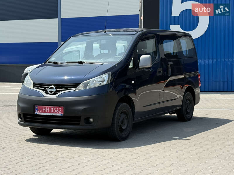 Nissan NV200 2010
