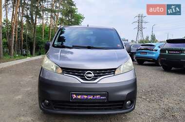 Мінівен Nissan NV200 2011 в 