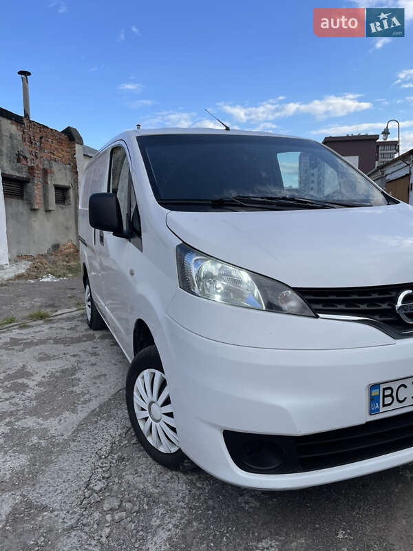 Грузовой фургон Nissan NV200 2016 в Львове