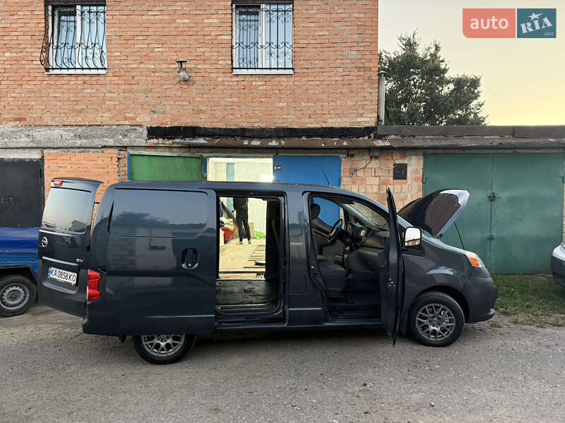 Вантажний фургон Nissan NV200 2017 в Києві