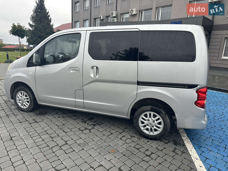 Мінівен Nissan NV200 2011 в Луцьку