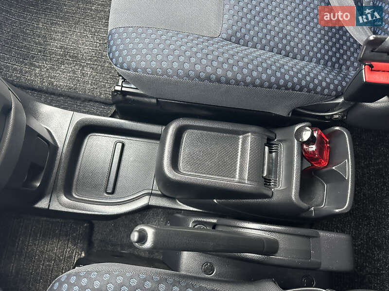 Мінівен Nissan NV200 2011 в Луцьку