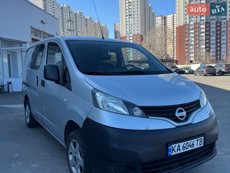 Nissan NV200 2011