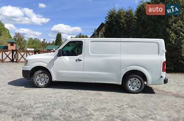 Грузовой фургон Nissan NV2500 2017 в Львове