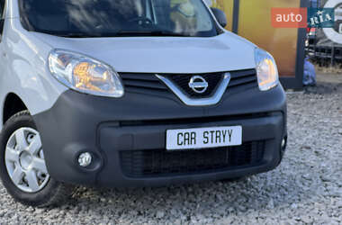 Вантажний фургон Nissan NV250 2020 в Стрию