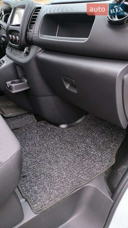 Вантажний фургон Nissan NV300 2019 в Харкові