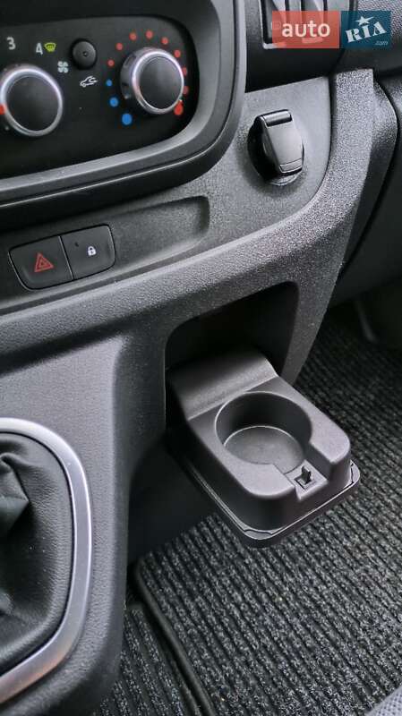 Вантажний фургон Nissan NV300 2019 в Харкові