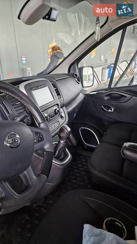 Мінівен Nissan NV300 2020 в Чернівцях