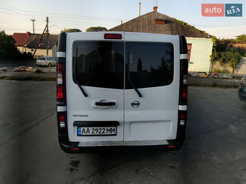 Мінівен Nissan NV300 2017 в Володимирі