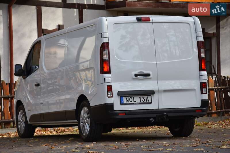 Вантажний фургон Nissan NV300 2021 в Львові
