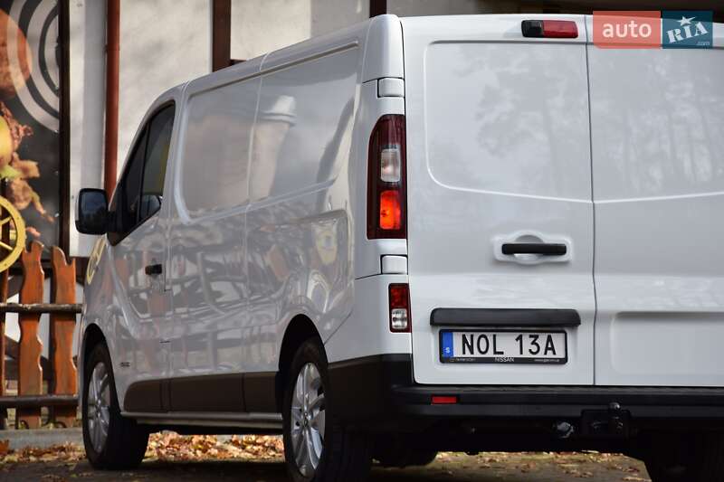 Вантажний фургон Nissan NV300 2021 в Львові