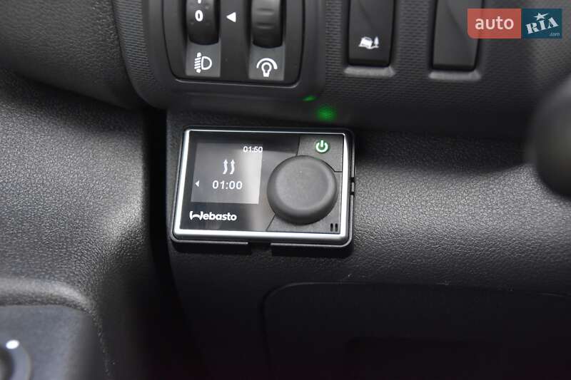 Вантажний фургон Nissan NV300 2021 в Львові