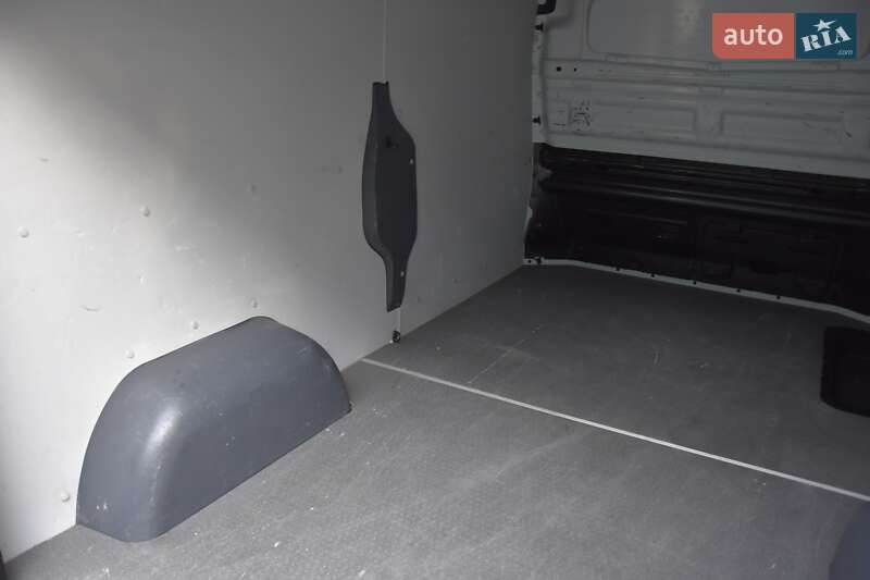 Вантажний фургон Nissan NV300 2021 в Львові