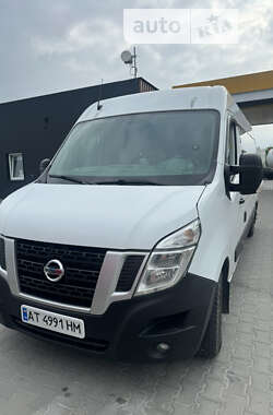 Микроавтобус Nissan NV400 2015 в Калуше