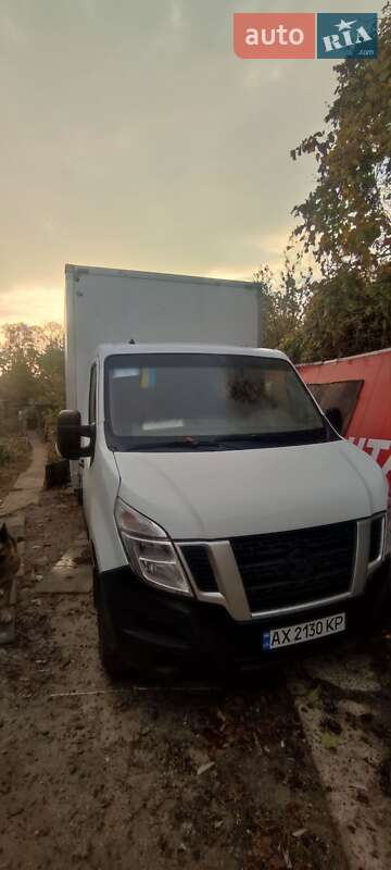 Nissan NV400 2017