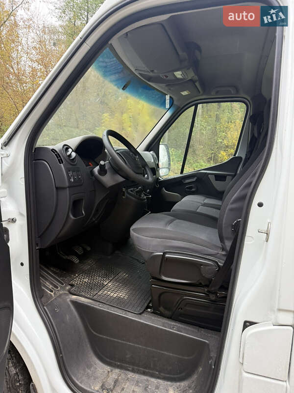 Вантажний фургон Nissan NV400 2017 в Києві