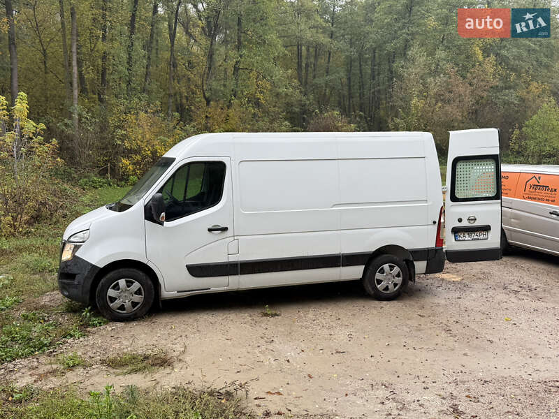 Вантажний фургон Nissan NV400 2017 в Києві