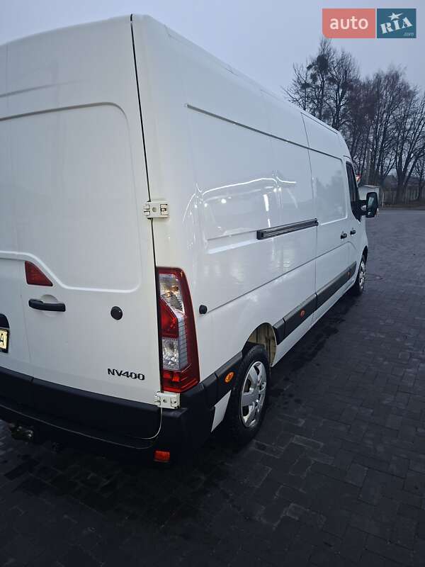 Вантажний фургон Nissan NV400 2016 в Лубнах