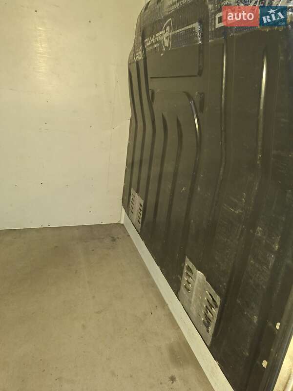 Вантажний фургон Nissan NV400 2016 в Лубнах