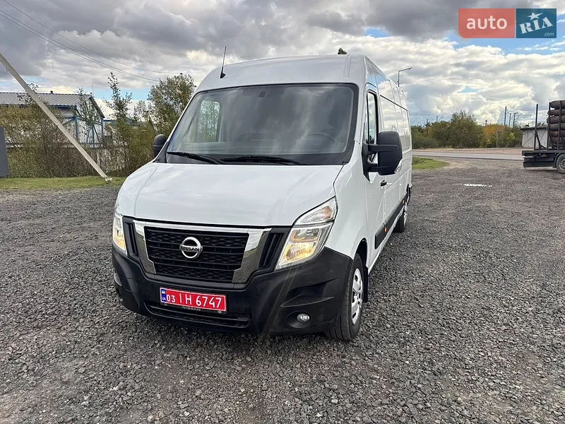 Nissan NV400 2021